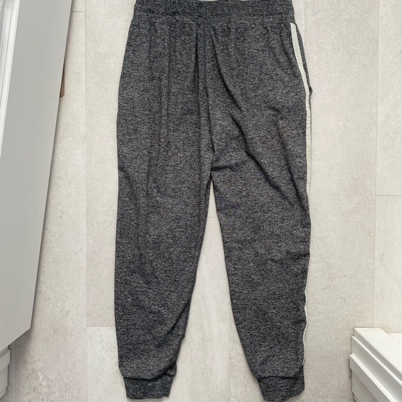 VUORI The Rise The Shine Jogger Charcoal Gray Stripe XS - Picture 9 of 12